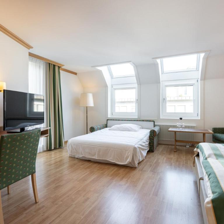Ambassador Self Check-in Hotel - Dreibettzimmer - 2