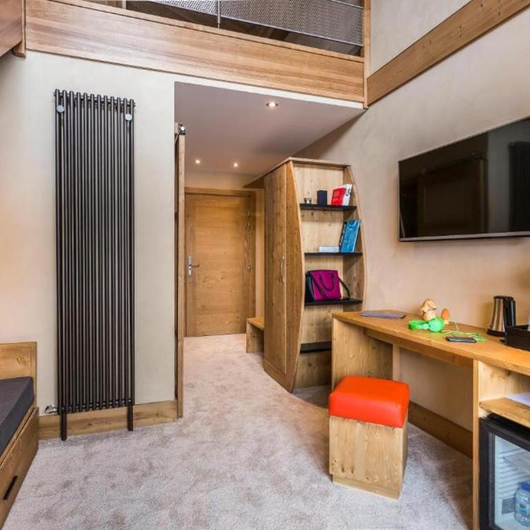 Hôtel Saint Charles Val Cenis - Suite Familiale en Duplex - Vue sur Montagne - 5