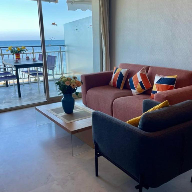 Seafront one bedroom apartment with a terrasse swimming pool and a parking - Appartement - 7