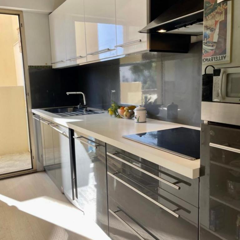 Seafront one bedroom apartment with a terrasse swimming pool and a parking - Appartement - 10