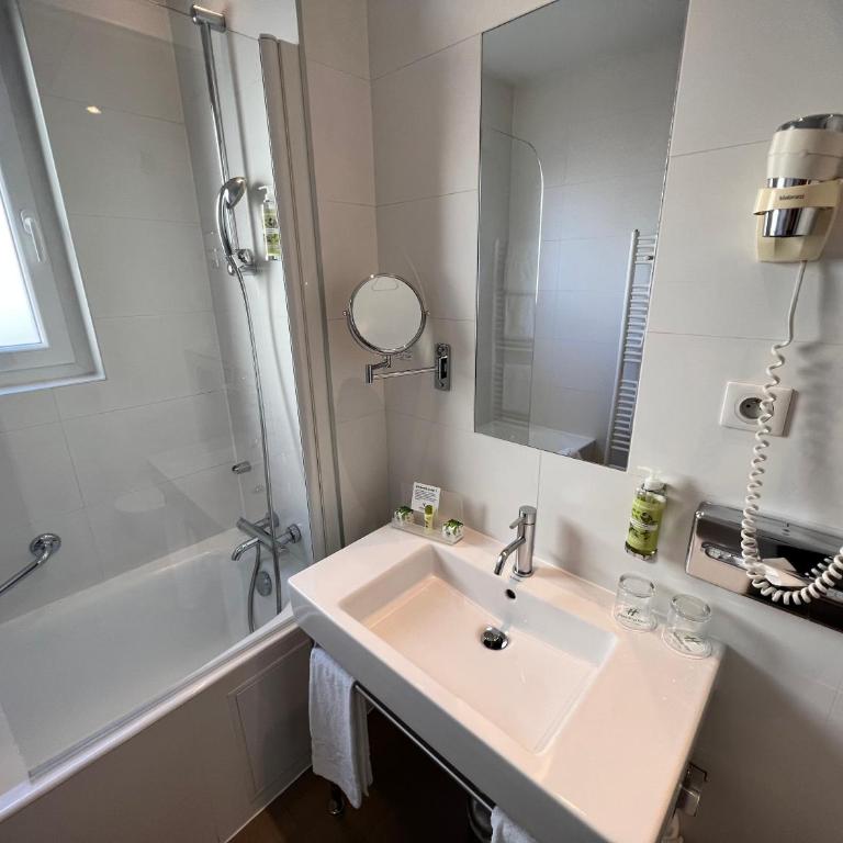 Holiday Inn Paris-Auteuil by IHG - Chambre Double Standard avec Canapé-Lit Simple - 6