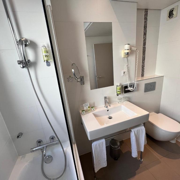 Holiday Inn Paris-Auteuil by IHG - Chambre Double Standard avec Canapé-Lit Simple - 3