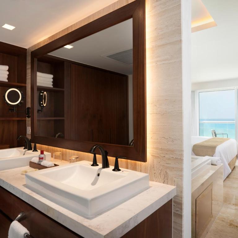 Sun Palace - All Inclusive Adults Only - Habitación Superior Deluxe con vistas al mar - 1 cama extragrande - 1