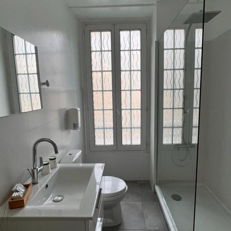 Hotel La Bonne Auberge - Chambre Quadruple Confort - 1