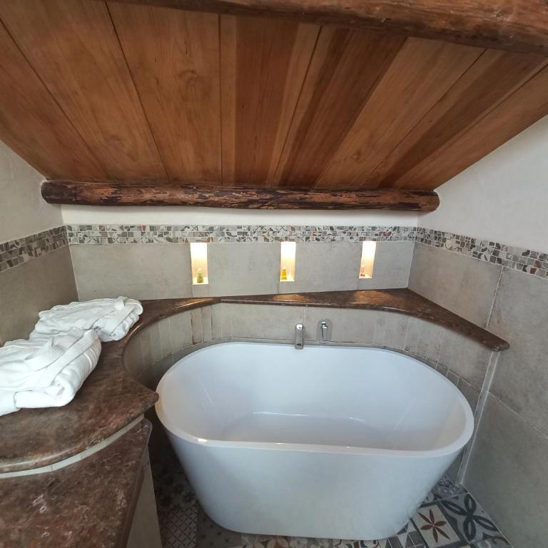 Hotel Junvay - Suite with Terrace - 16