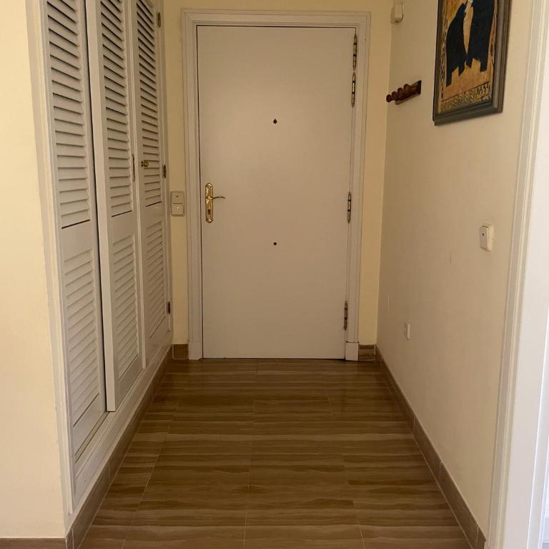 Hacienda Elviria 2 Bedroom Spacious Apartment - Two-Bedroom Apartment - 4