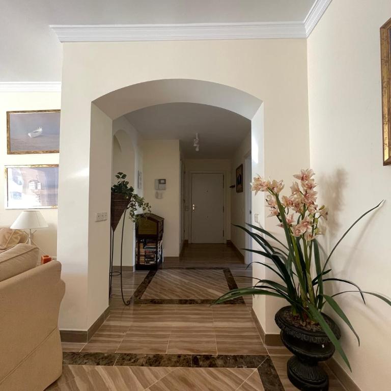 Hacienda Elviria 2 Bedroom Spacious Apartment - Two-Bedroom Apartment - 7