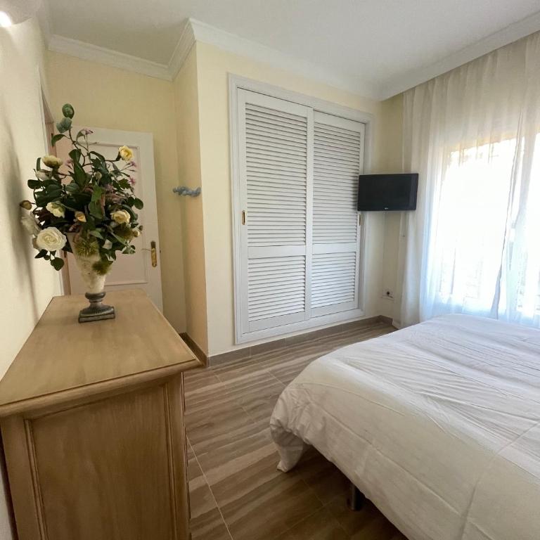 Hacienda Elviria 2 Bedroom Spacious Apartment - Two-Bedroom Apartment - 22