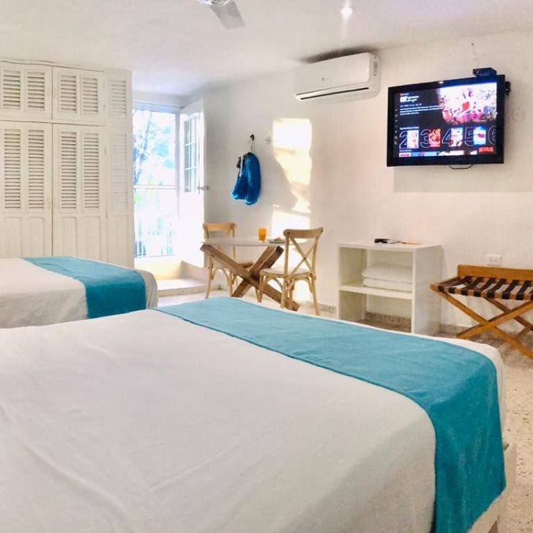 Hotel Downtown Merida - Family Room with Private Bathroom - 22