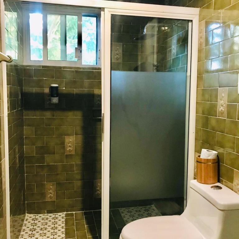 Hotel Downtown Merida - Family Room with Private Bathroom - 19