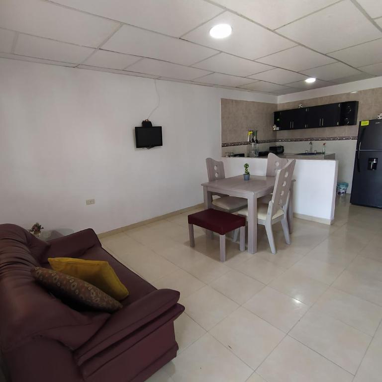 Apartamento #3 completo en excelente ubicación - Apartamento de 2 dormitorios - 2
