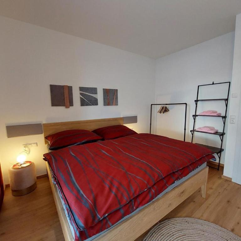 Boutique-Apartments Familie Jarosch Fieberbrunn "Freier Eintritt in das örtliche Hallenbad inklusive Saunalandschaft oder zum Badesee" - Apartment with Garden View - 5