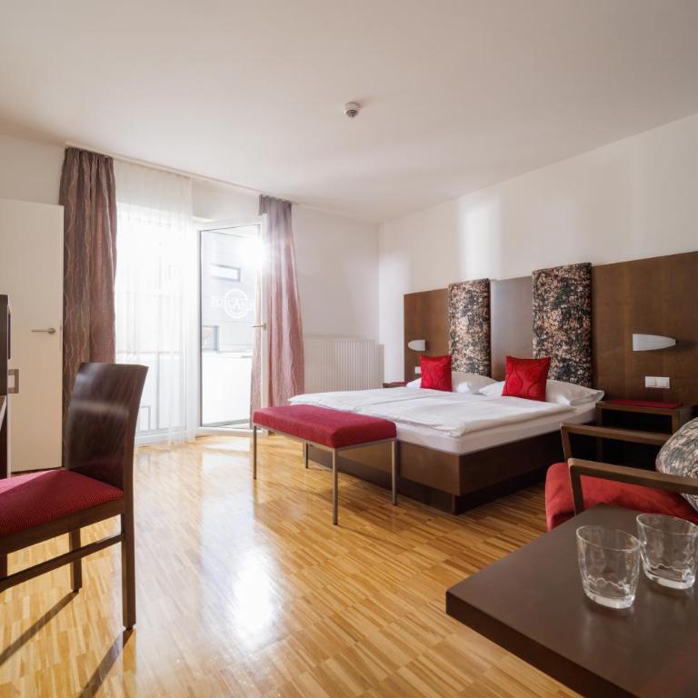 Hotel Garni Toscanina - Adults Only - Superior Doppelzimmer mit Poolblick - 4