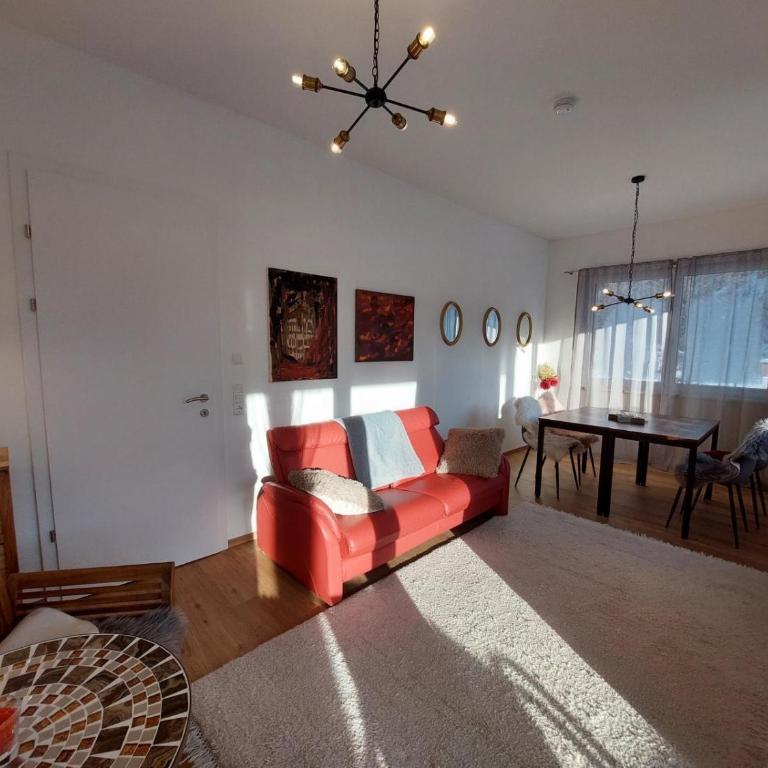 Boutique-Apartments Familie Jarosch Fieberbrunn "Freier Eintritt in das örtliche Hallenbad inklusive Saunalandschaft oder zum Badesee" - Two-Bedroom Apartment with Bath - 4