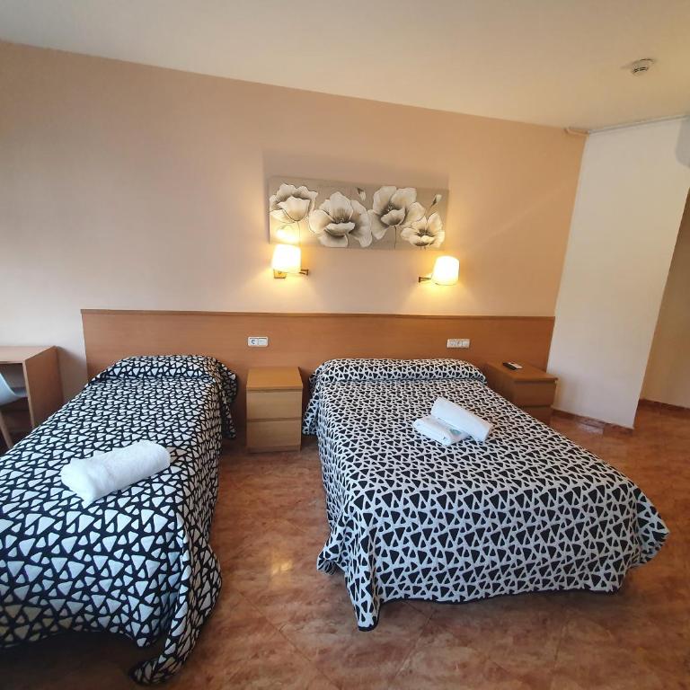 Hostal Rio De Castro - Habitación Doble con baño privado - 2 camas - 4