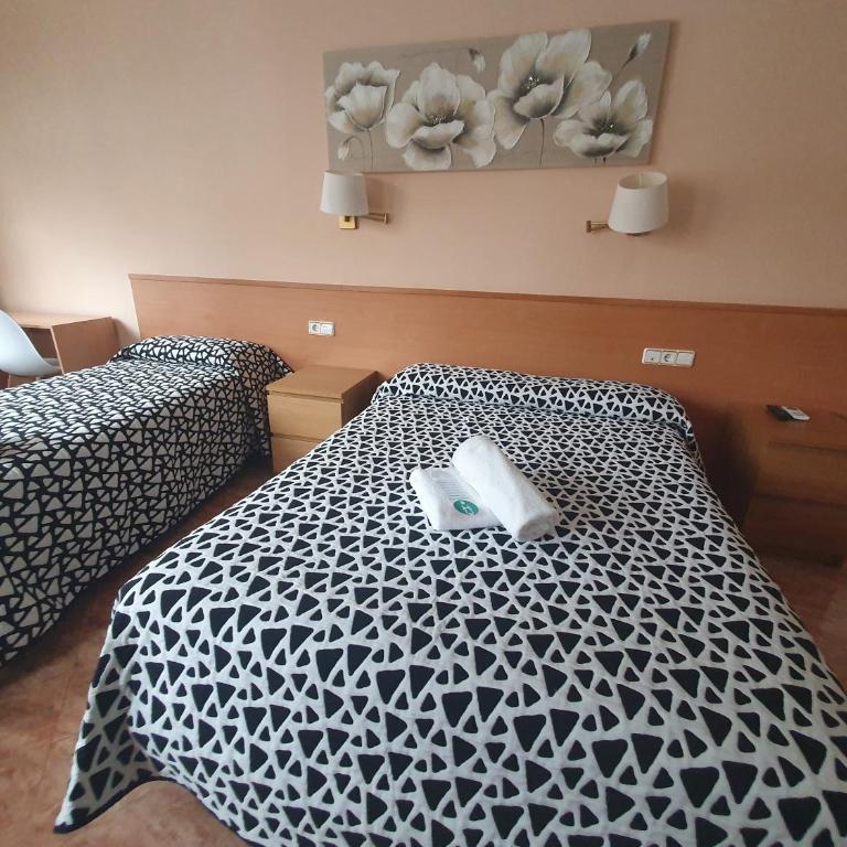 Hostal Rio De Castro - Habitación Doble con baño privado - 2 camas - 1