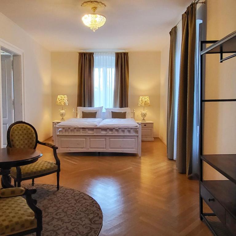 Palais Kneissl - Suite mit Gartenblick - 3