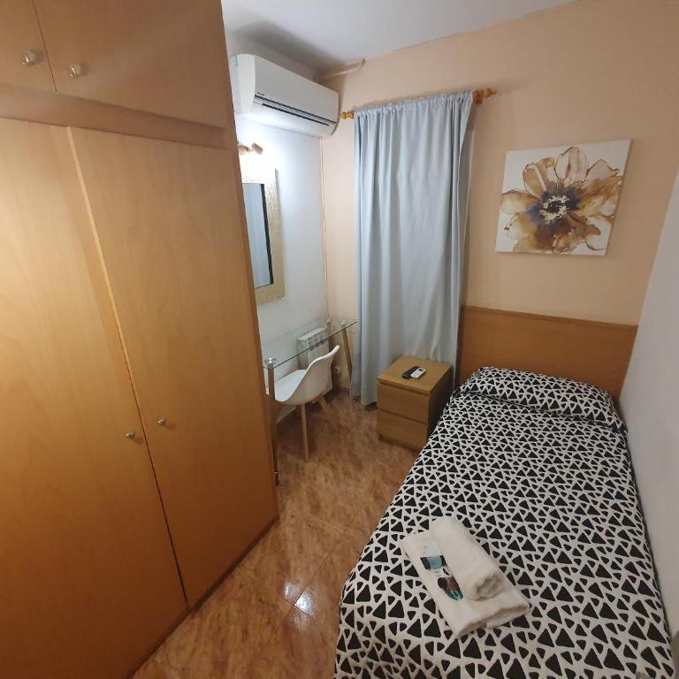 Hostal Rio De Castro - Habitación Individual con baño compartido - 1