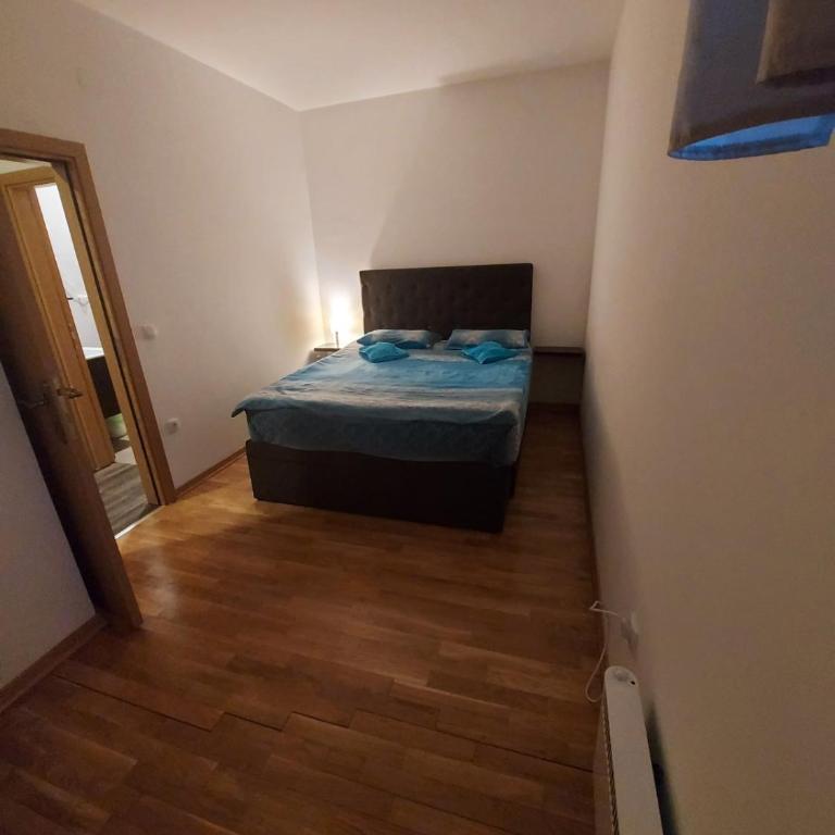Dvori Apartments - One-Bedroom Apartment - 2