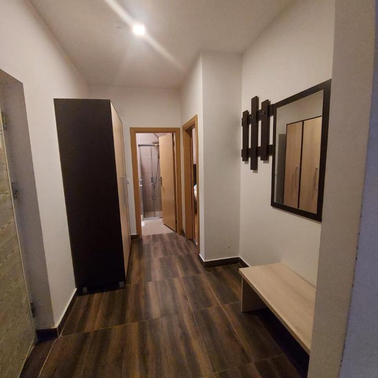 Dvori Apartments - One-Bedroom Apartment - 4