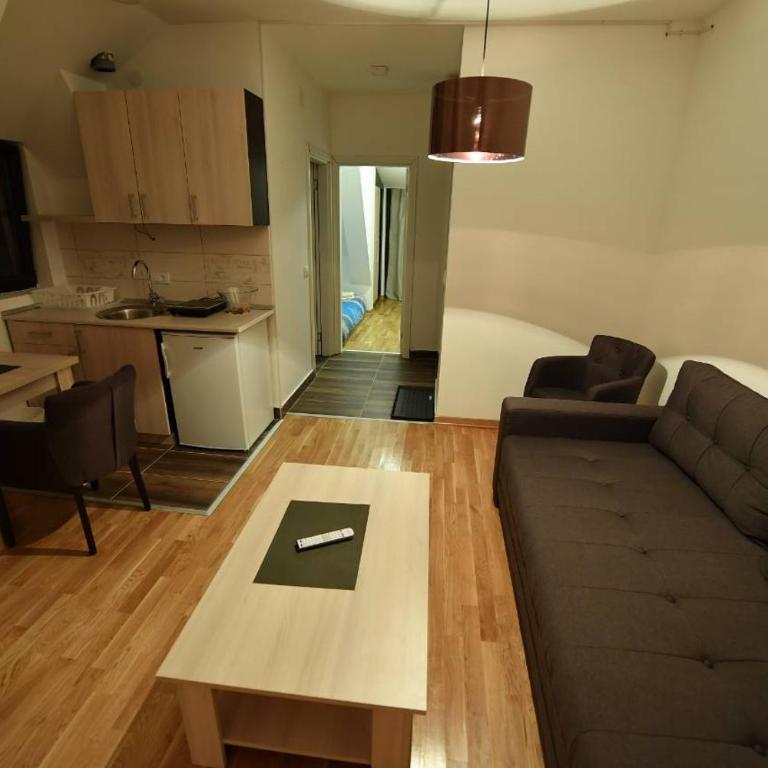 Dvori Apartments - One-Bedroom Apartment - 6