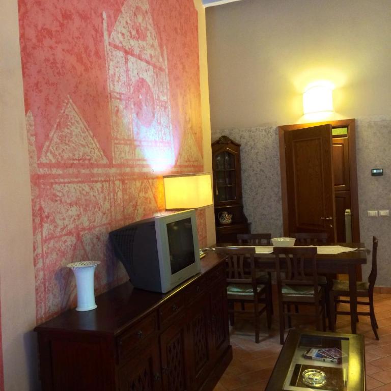 Dante States Apartments - Studio - 4