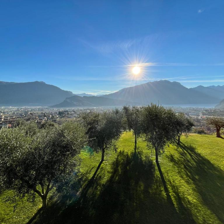 Maso Tobel Riva del Garda - Camera Superior Matrimoniale/Doppia con Letti Singoli con Vista Lago - 2