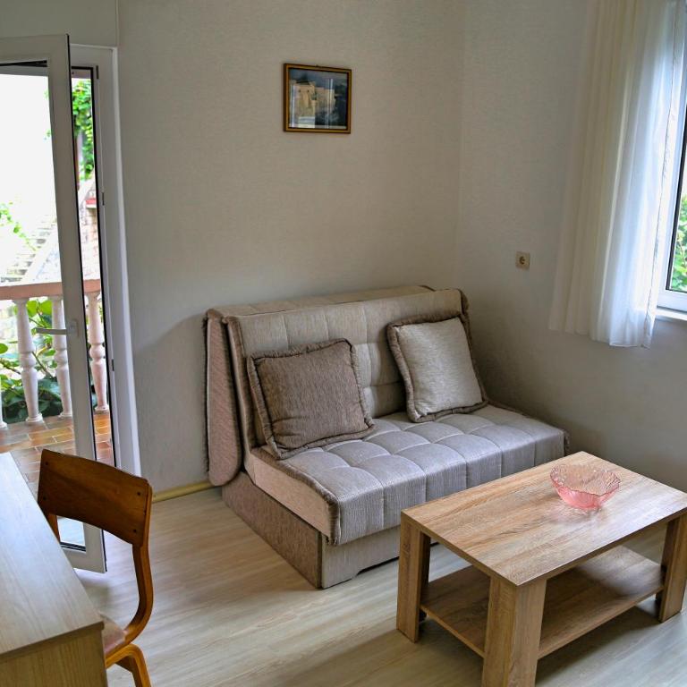 Apartments Kordic - Apartment with Balcony - 3