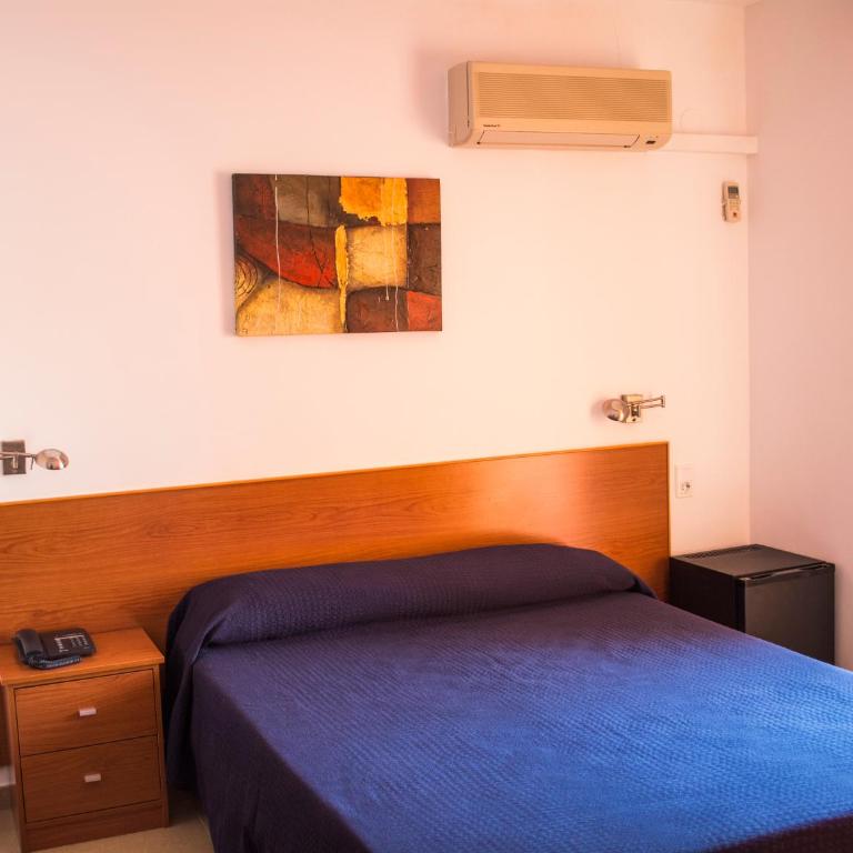 Hotel L'Escala - Triple Room - 8