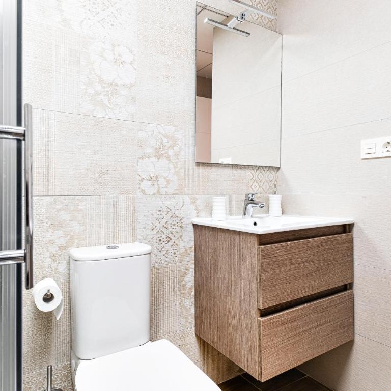 Modern Beach & Spa - One-Bedroom Apartment - 13