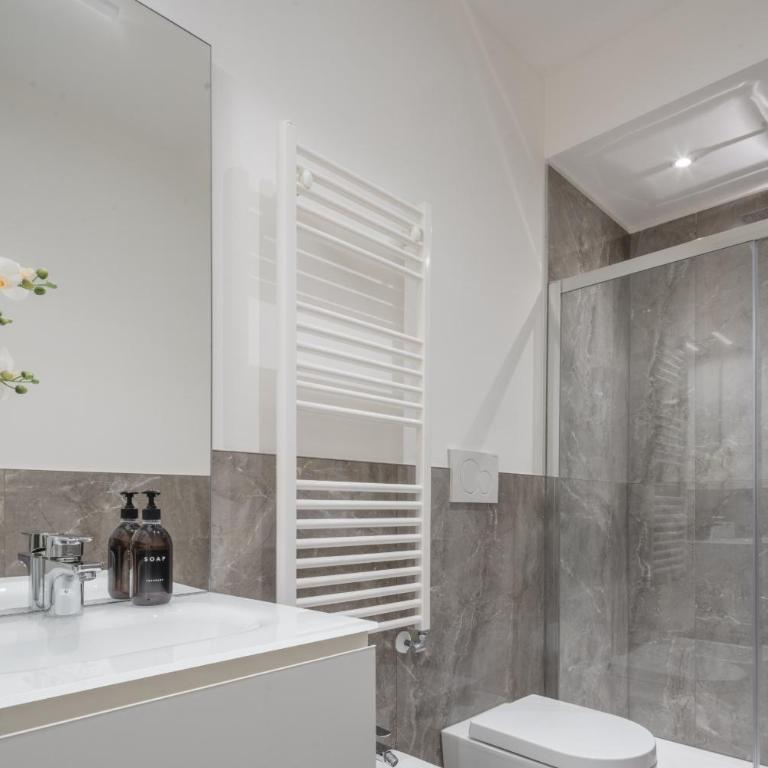 Rialto Deluxe Grand Canal View R&R - Two-Bedroom Apartment - 10
