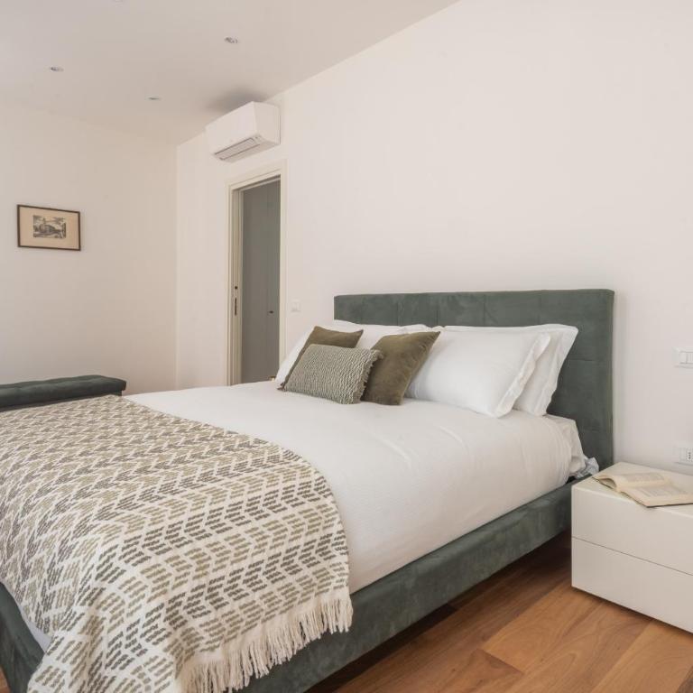 Rialto Deluxe Grand Canal View R&R - Two-Bedroom Apartment - 12