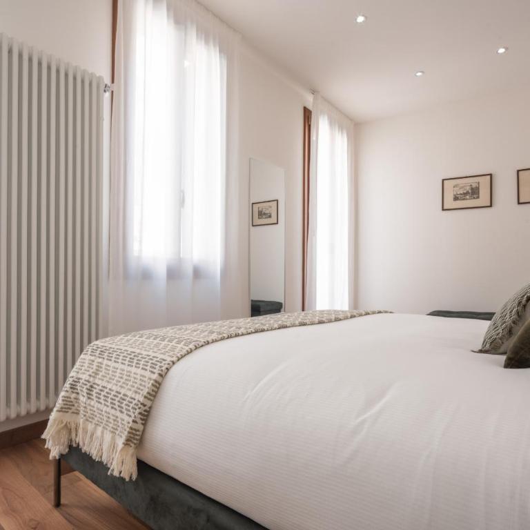 Rialto Deluxe Grand Canal View R&R - Two-Bedroom Apartment - 21