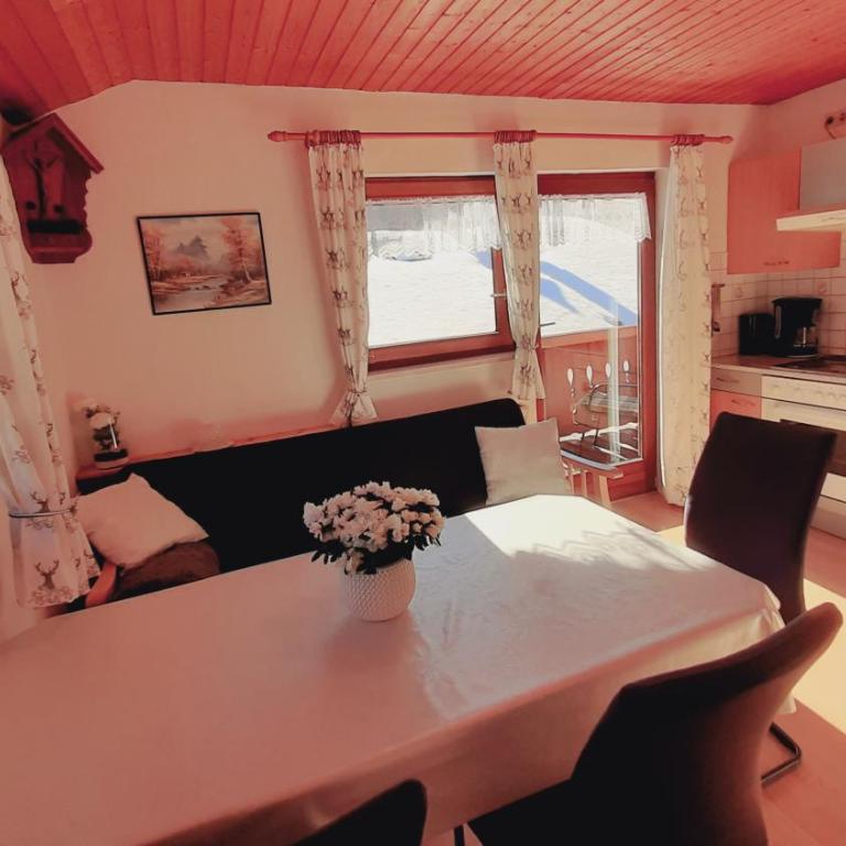 Gästehaus Kurz - Apartment mit Blick auf die Berge - 5
