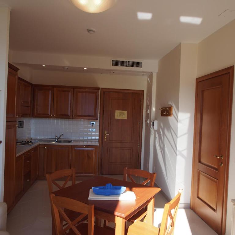 Lido Resort - Appartamento con 1 Camera da Letto, Balcone e Vista Mare - 1