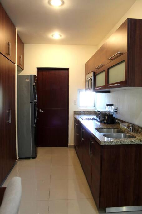 Departamento a 200 Mts de la playa y alberca en planta baja - Two-Bedroom Apartment - 12