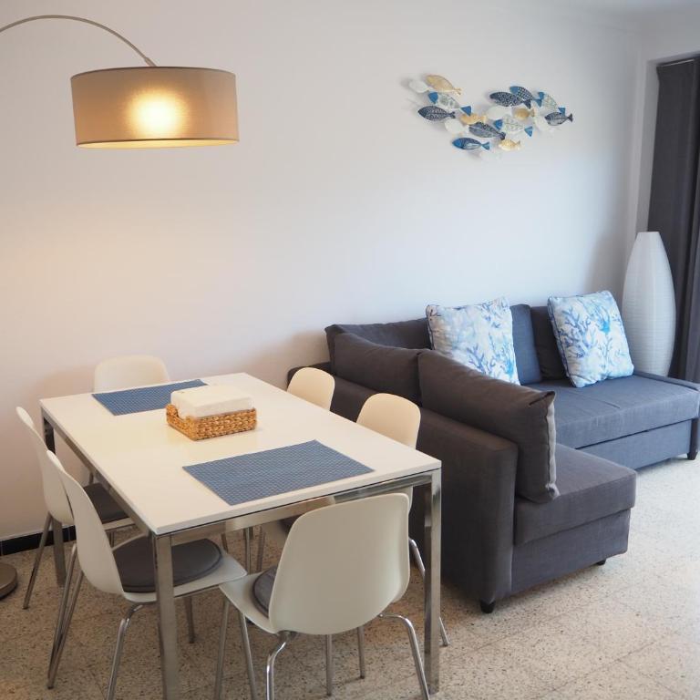 Apartament reformat amb vistes al mar i a les Illes Medes - Two-Bedroom Apartment - 2