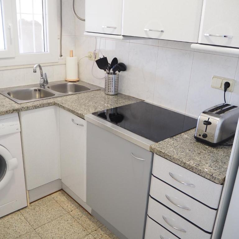 Apartament reformat amb vistes al mar i a les Illes Medes - Two-Bedroom Apartment - 6