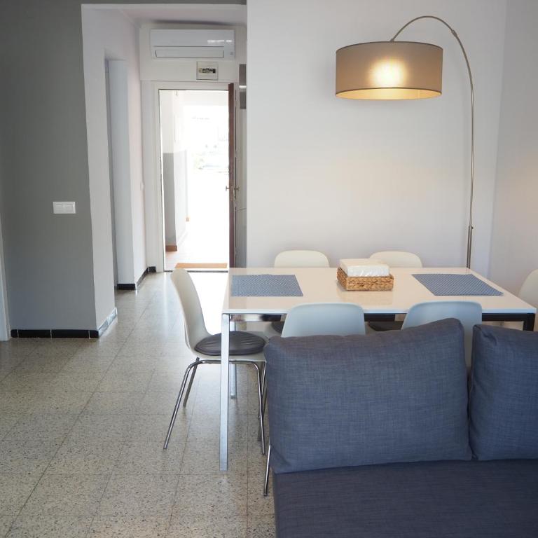 Apartament reformat amb vistes al mar i a les Illes Medes - Two-Bedroom Apartment - 5