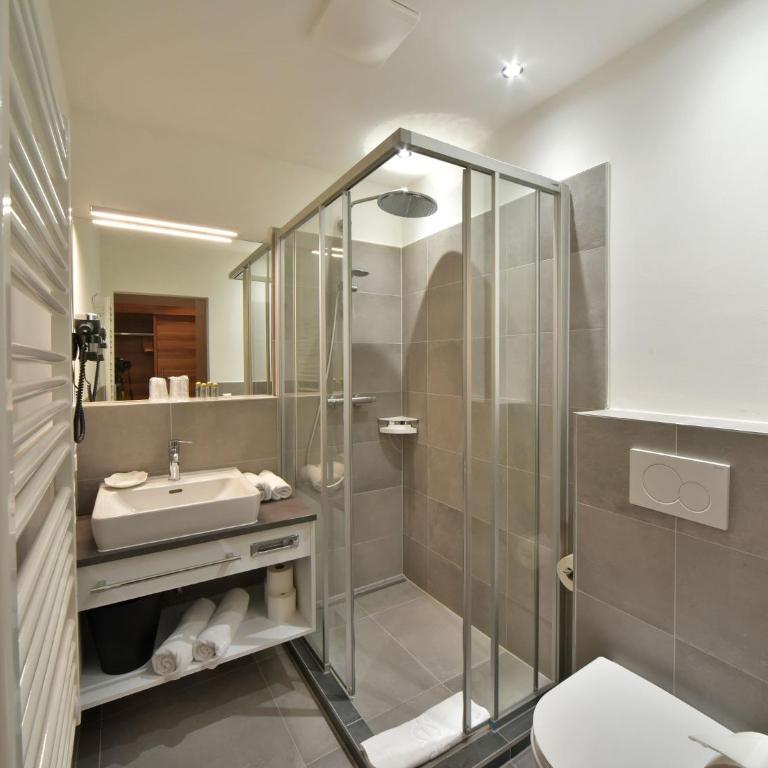 Hotel Ertl - Dreibettzimmer - 4