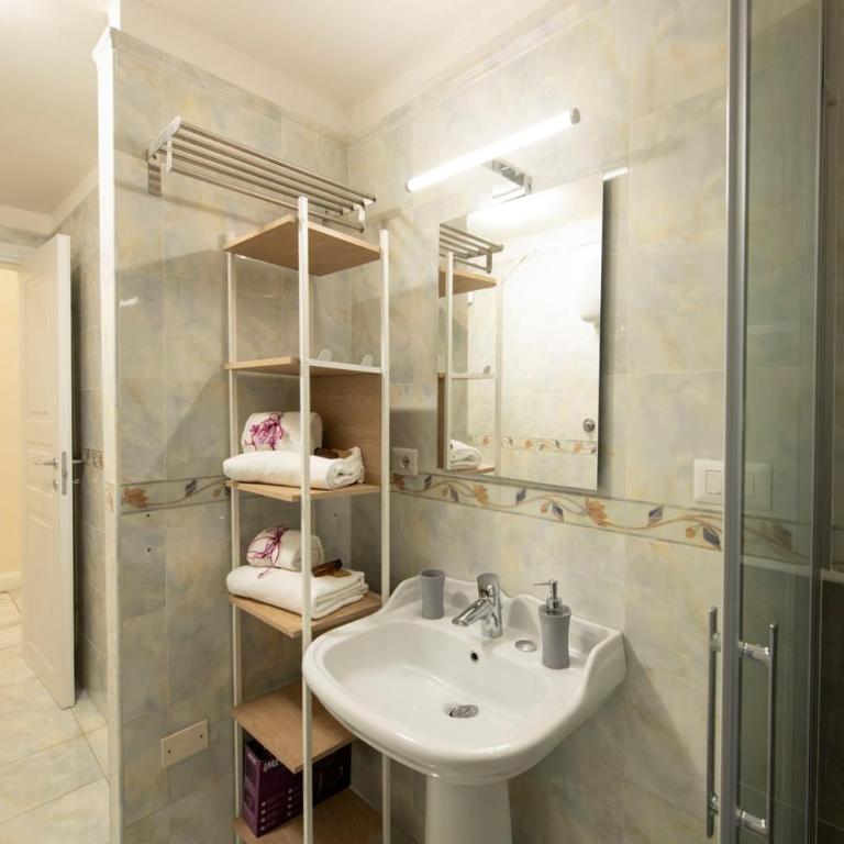 Cavour Rosa Apartment by Mamo Florence - Appartamento con 1 Camera da Letto - 13