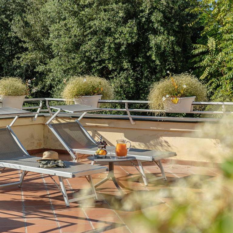 Hotel Capri - Junior Suite with Garden View - 2