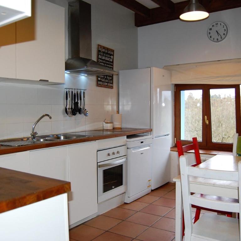Gestiona2R - Casa rural Matias Mar y Montaña ideal Familias - Three-Bedroom House - 8