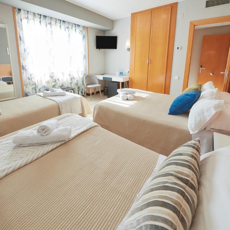 Hotel Sanchez - Habitación Triple - 3