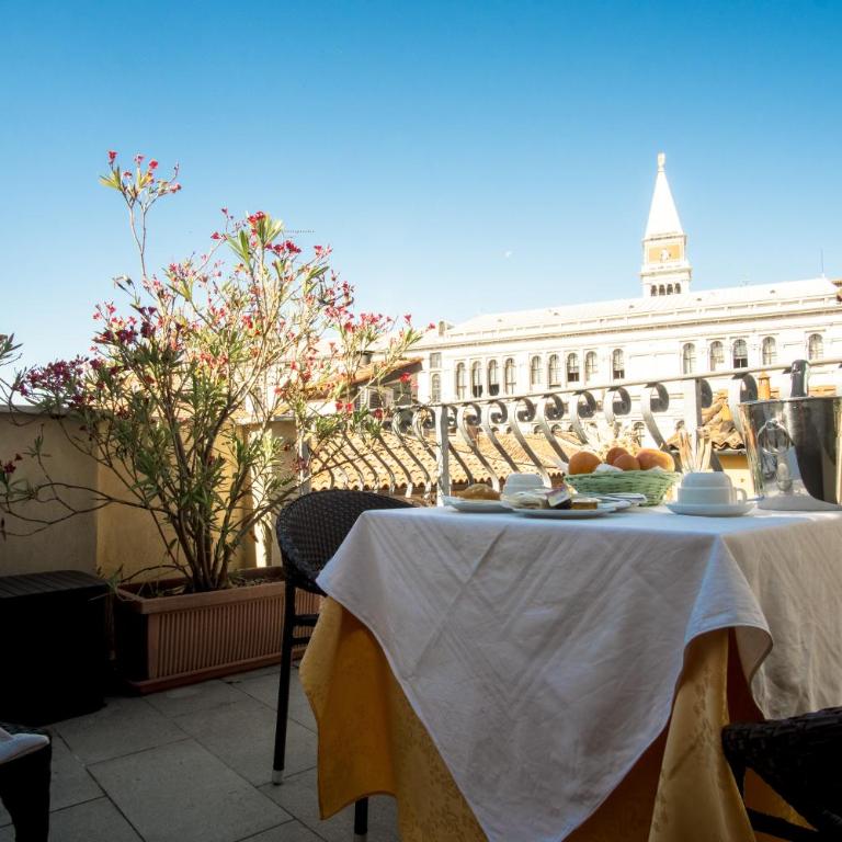 Hotel Antigo Trovatore - Camera Matrimoniale con Terrazza - 2