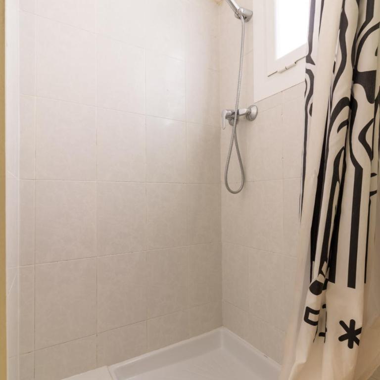 rentBCN City Center Apartment - Three-Bedroom Apartment - 6