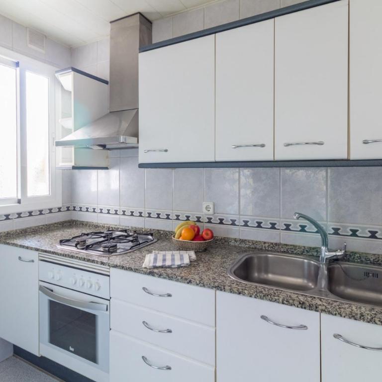 rentBCN City Center Apartment - Three-Bedroom Apartment - 8