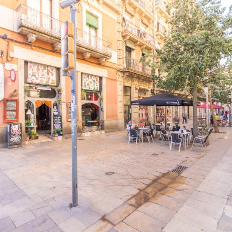 rentBCN City Center Apartment - Three-Bedroom Apartment - 22