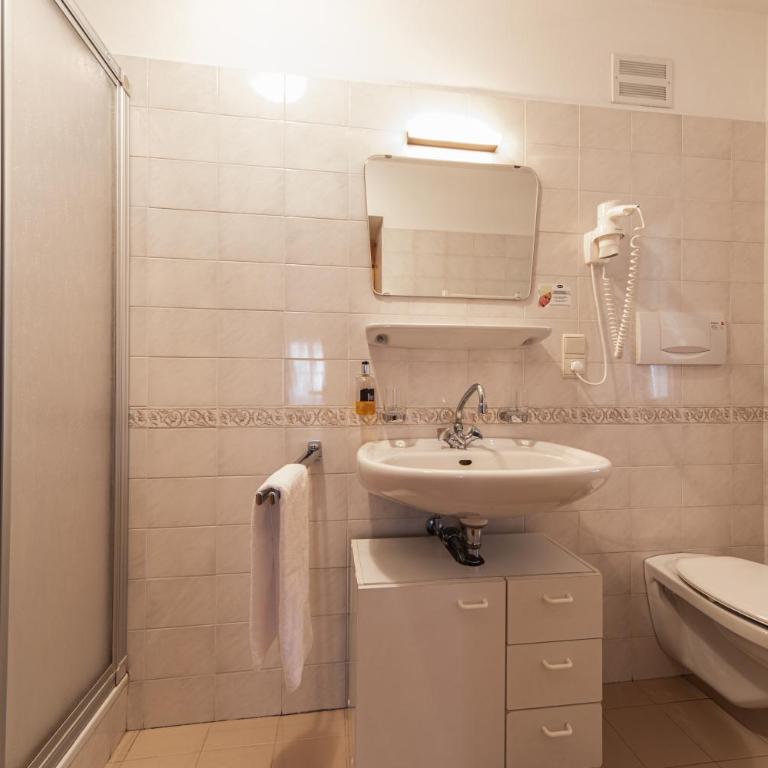 Hotel Fines - Camera Familiare - 7
