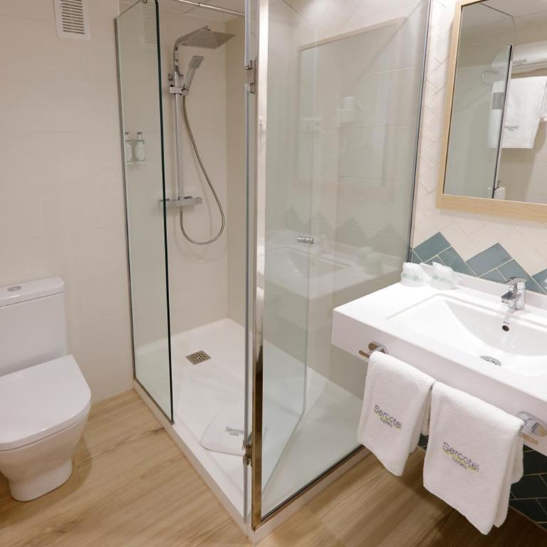 Sercotel Carlos III - Habitación con cama grande - 3
